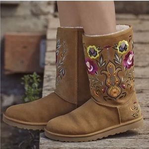 UGG Womens Juliette Floral Embroidery Suede Winter Boot